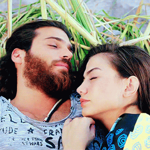 Demet Özdemir in Erkenci Kuş