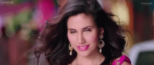 Image result for Sonnalli Seygall gif