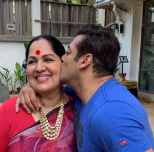 Salman Khan Kissing Shilpa Shetty's Mother
