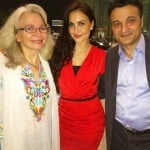 Elli Avram with her parents