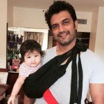 Sharad Kelkar with his daughter