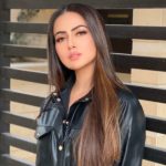 Sana Khan Height, Weight, Age, Husband, Affairs & More