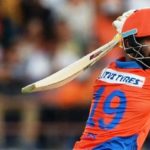 Dinesh Karthik - Rahul Dravid - 19