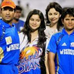 Arjun Tendulkar with his parents and sister