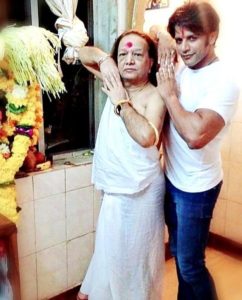 Karanvir Bohra with Pandit Veeru Krishnan