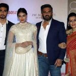 aahan-shetty-with-his-family