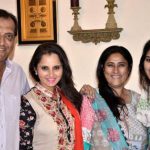 Anam Mirza With Her Parents And Sister