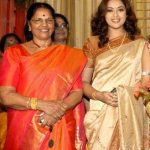 meena-with-her-mother-raj-mallika