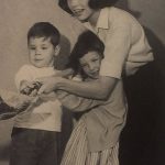 Mary Tyler Moore with her younger sister, Elizabeth Ann and son, Richie
