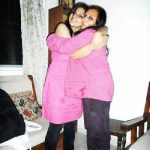 Singer Bhavya Pandit with her mother