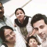 akhlaque-khan-with-his-family