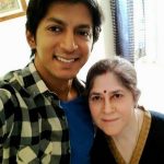 anshuman-jha-with-his-mother-kamla-jha