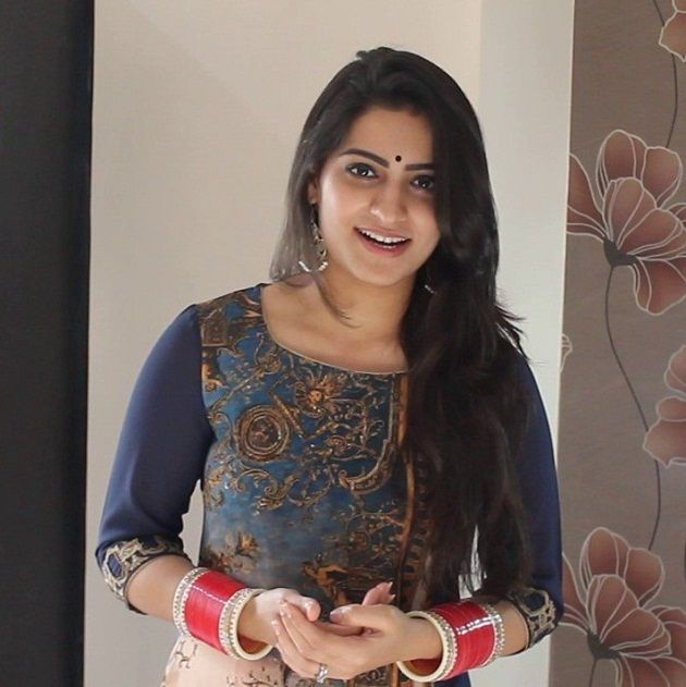 Manya Narang Singer