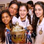 Shanaya Kapoor with Shah Rukh Khan, Suhana Khan and Ananya Pandey