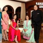 Rakhee Kapoor Tandon (Extreme Left) With Her Parents and Sisters
