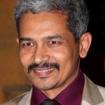 Atul Kulkarni (Actor) Age, Wife, Family, Biography & More