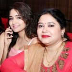 Ashi Singh with her mother