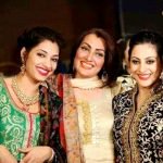 Sangram Singh with his mother (Center) and sisters Jenny Bains (Right), Sophia Grewal (Left)