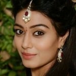 Charu Mehra Height, Weight, Age, Boyfriend, Family, Biography & More