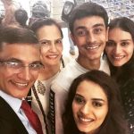 Manushi Chhillar with her family