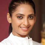 Payal Gidwani Tiwari (Yoga Instructor) Height, Weight, Age, Boyfriend, Husband, Son, Biography & More