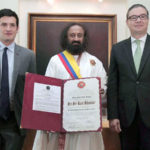 Sri Sri Ravi Shankar Conferred With Colombia’s Highest Civilian Award