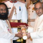 Sri Sri Ravi Shankar Receiving The Padma Vibhushan Award From Indian President Pranab Mukherjee