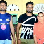 Kulwant Khejroliya with his brother and sister