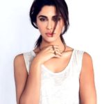 Dimple Sharma Height, Weight, Age, Boyfriend, Biography & More