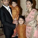 Bobby Deol With His Sons And Wife