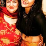 Sakshi Agarwal with her mother