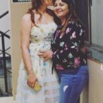 Dhvani Bhanushali With Her Mother