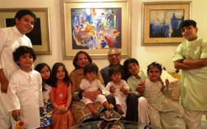 Arif Alvi With His Wife and Grandchildren