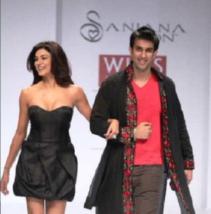 Rajeev Sen With Sushmita Sen Walking on Ramp