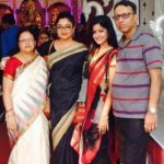 Tanushree Dutta with her parents and sister Ishita Dutta