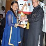 Arunima Sinha Getting Padma Shri From Pranab Mukherji