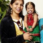 Jyoti Amge With Her Sister Archana Amge