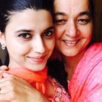 Nimrat Khaira with her mother