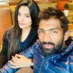 Yogeshwar Dutt with his wife Sheetal Sharma