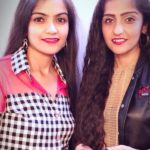 Asees Kaur with her sister Deedar Kaur