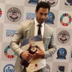Karan Oberoi (KO) with the youth icon model of the year award 2018