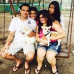 Roshni Walia with her parents and sister