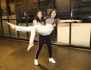 Ragini Chandran with her sister