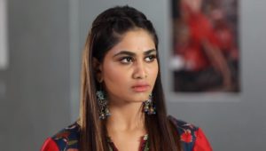 Shivani Narayanan in Rettai Roja
