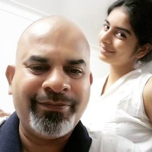 Siddhi Mahajankatti with her father