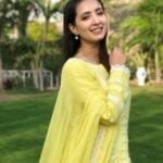 Komal Aziz Khan Height, Age, Boyfriend, Husband, Family, Biography & More