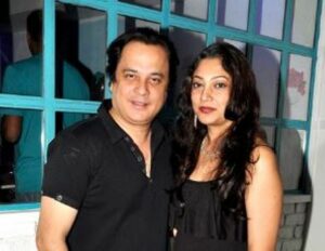 Mahesh Thakur with his wife, Sapna Thakur