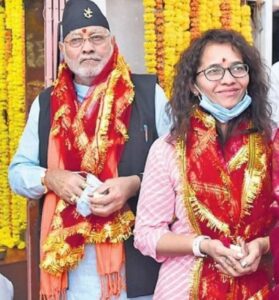 Prahlad Modi with his daughter Sonal Modi