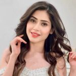 Aishwarya Raj Bhakuni Height, Age, Boyfriend, Family, Biography & More
