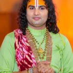 Shri Aniruddhacharya Ji Maharaj Age, Wife, Family, Biography
